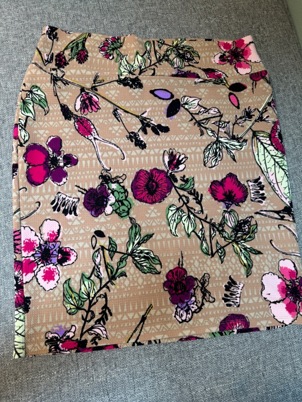 LulaRoe colorful flowered straight skirt in 3XL